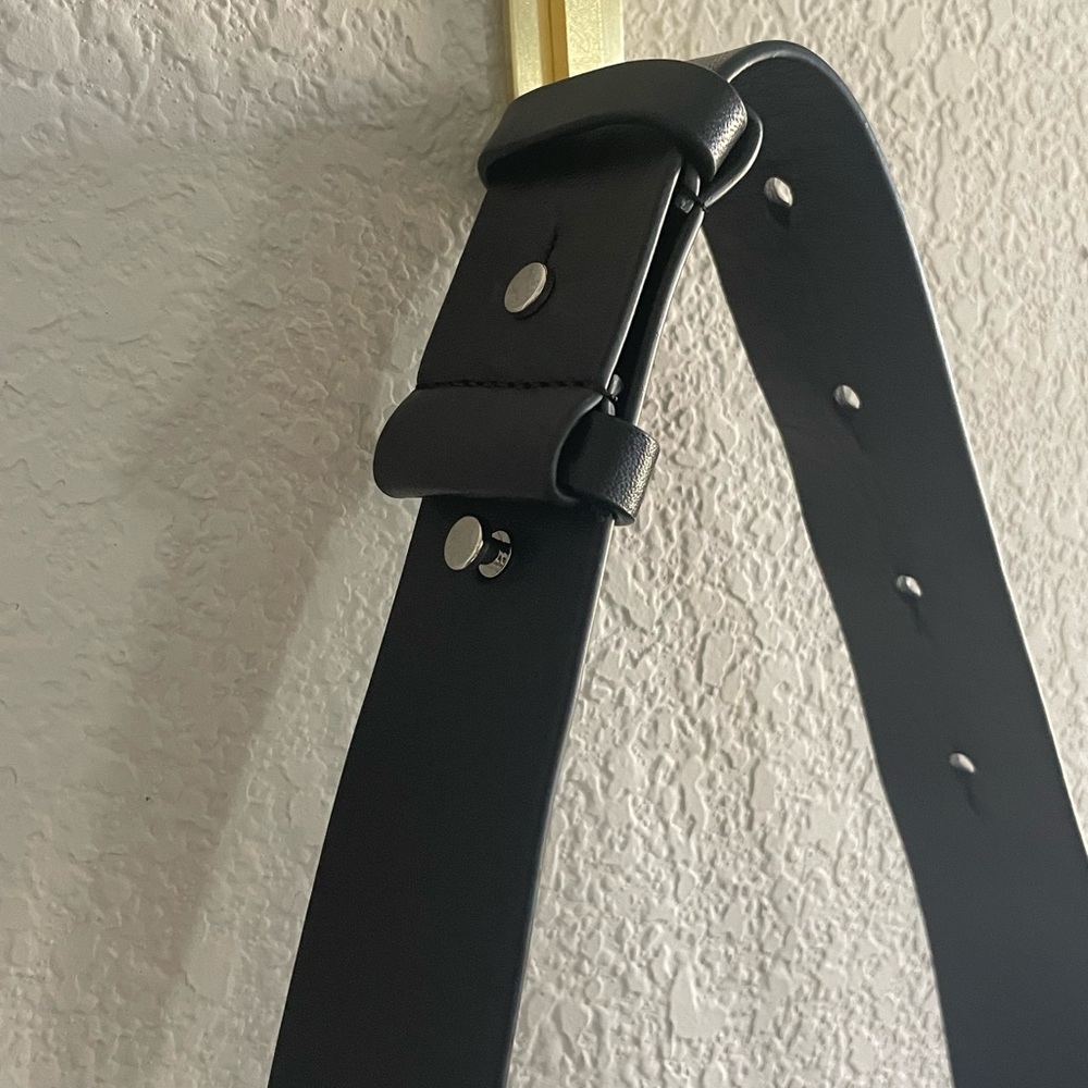 COS Minimal Black Leather Swing Crossbody Bag - Picture 5 of 7